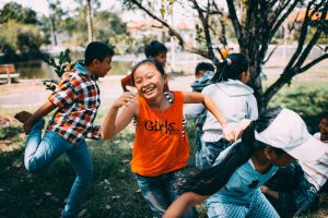 Des enfants qui courent 