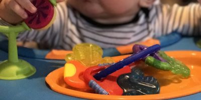 Bébé fait ses dents, au secours !